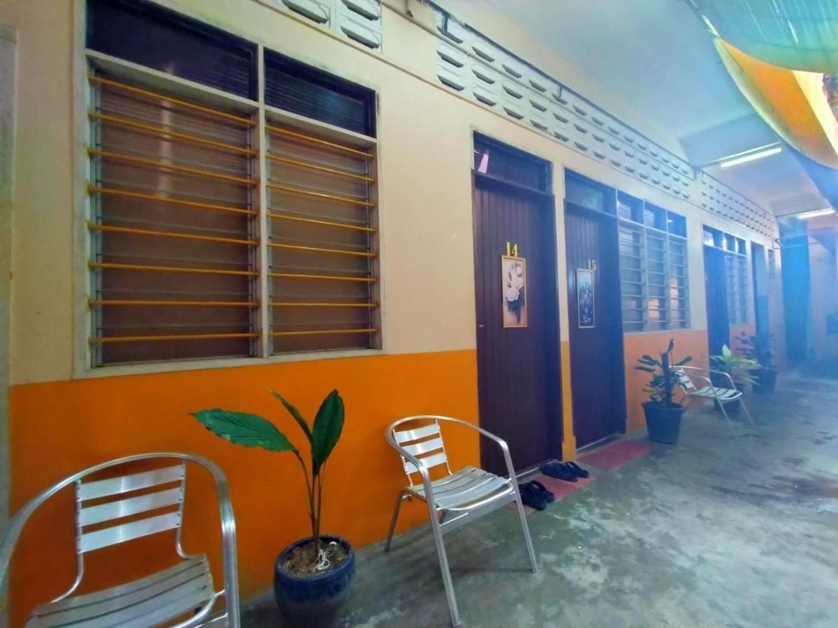 斯波特昂 89994 Rz黄金酒店 Kuala Kerai 外观 照片
